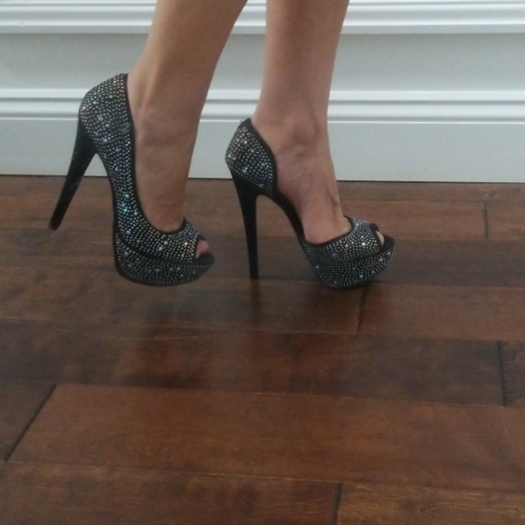 BAKERS Rhinestone Peep Toe Heels Size 7 - Picture 5 of 5